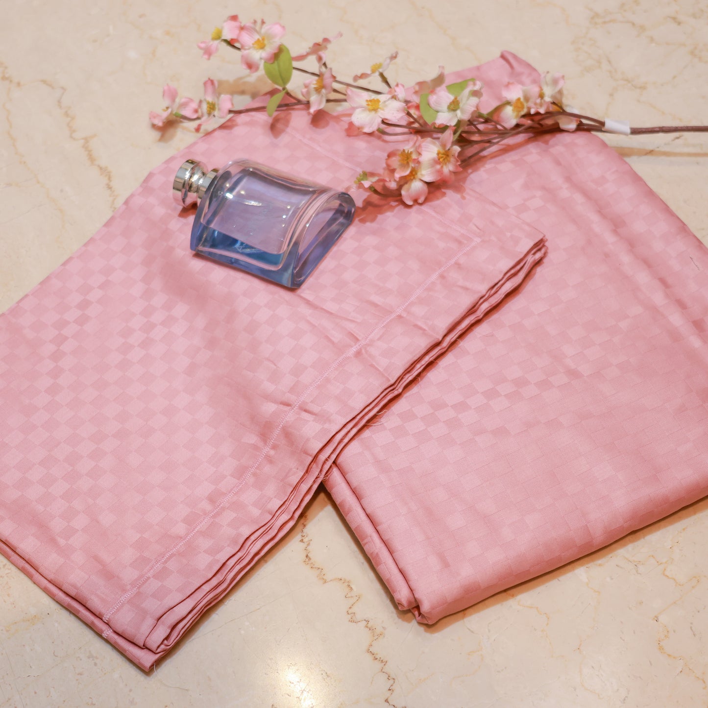 Reshkala Fine Yarn 100% Cotton 300 TC Allure Collection Checks Jaquard Sateen Bedsheet King Size Dazzling Pink color with 2 pillow covers