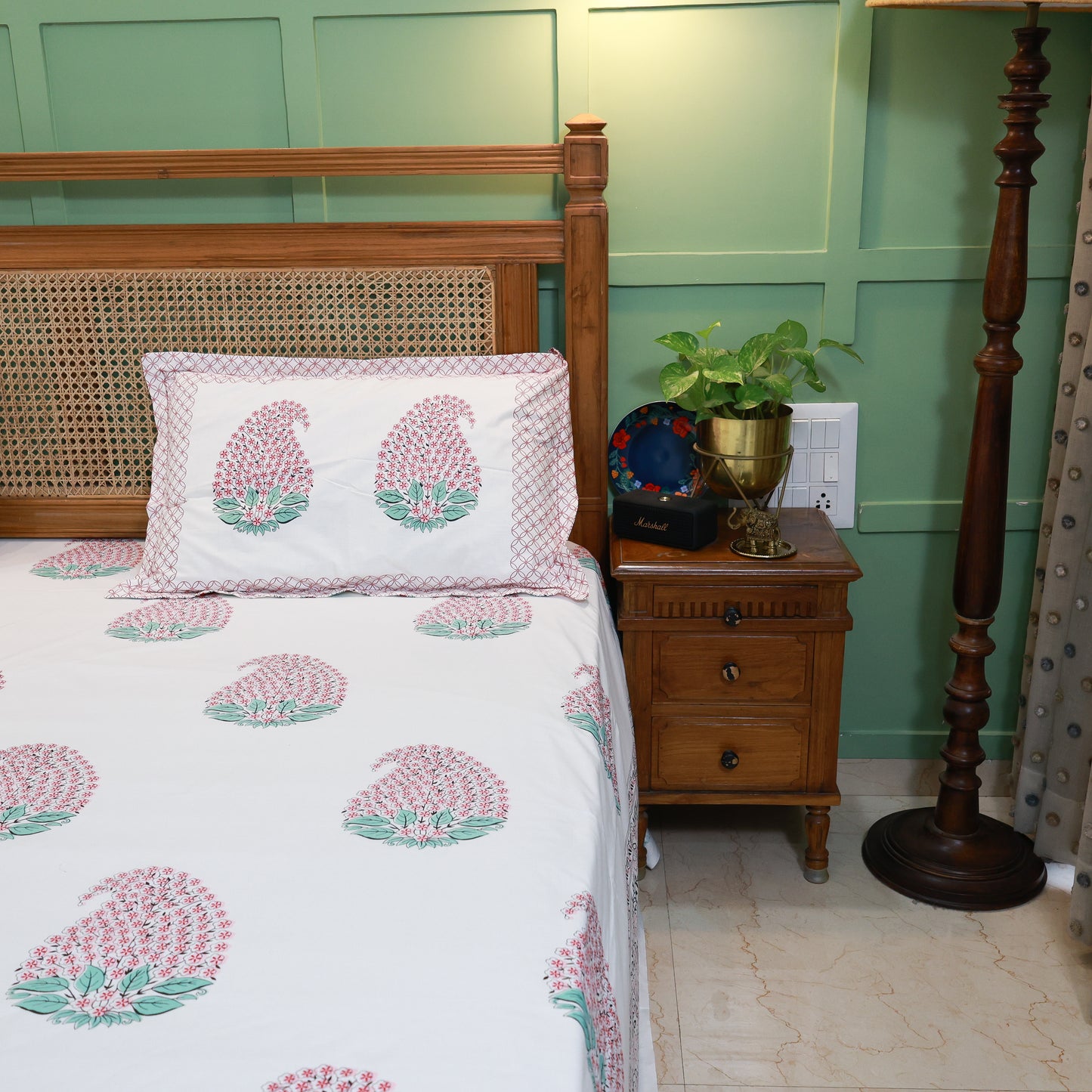 Reshkala Fine Yarn 100% Cotton 180 TC Virasat Collection Bedsheet King Size Parampara design with 2 pillow covers
