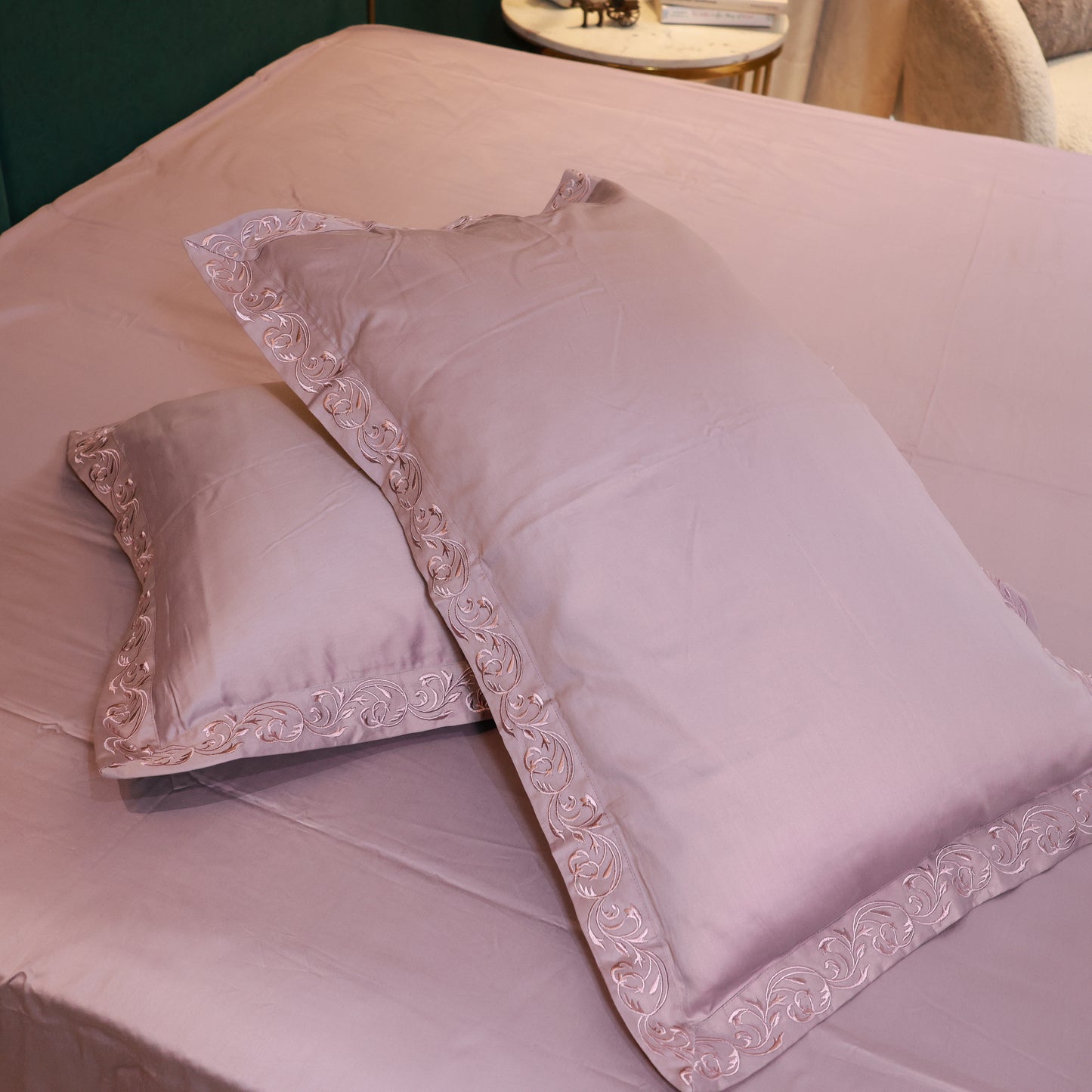 Reshkala Fine Yarn 100% Cotton 400 TC Kalakari Collection Double Stitch Embroidery Bedsheet King Size Lavender color with 2 pillow covers