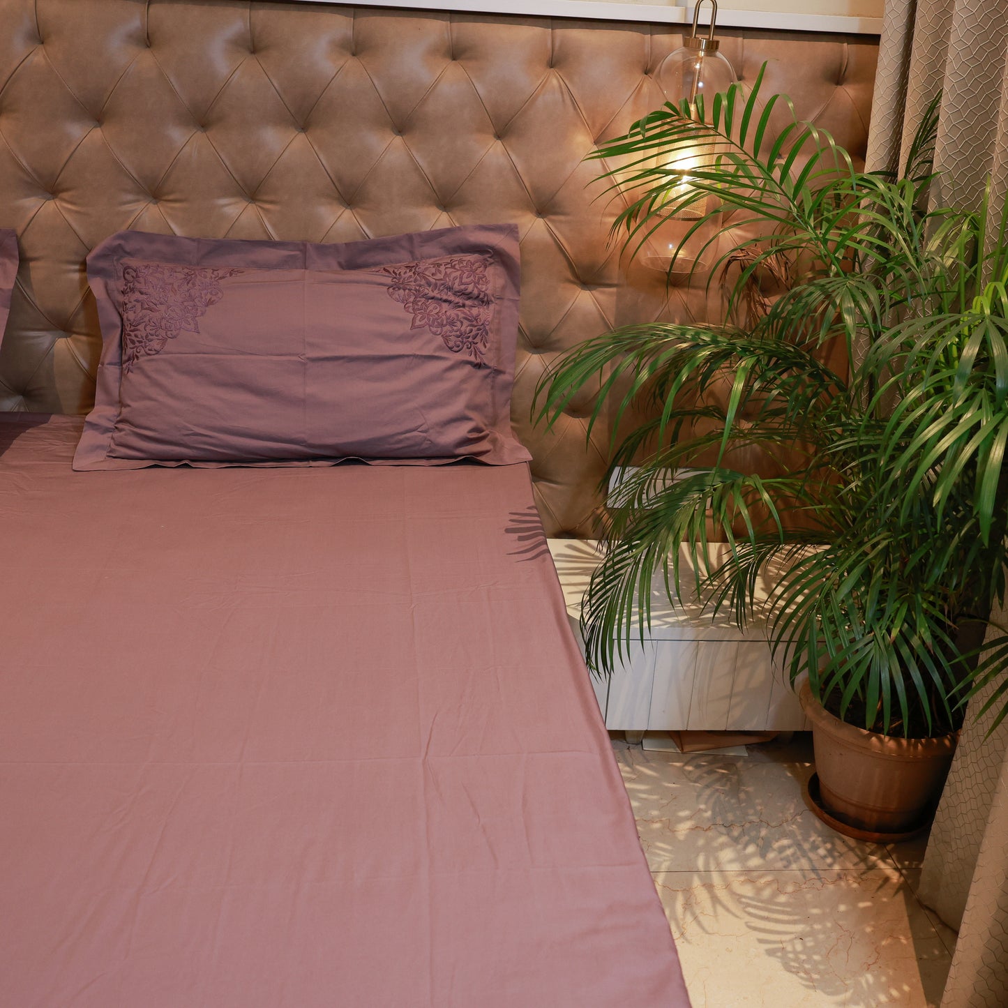 Reshkala Fine Yarn 100% Cotton 400 TC Kalakari Collection Double Stitch Embroidery Bedsheet King Size Mauve color with 2 pillow covers