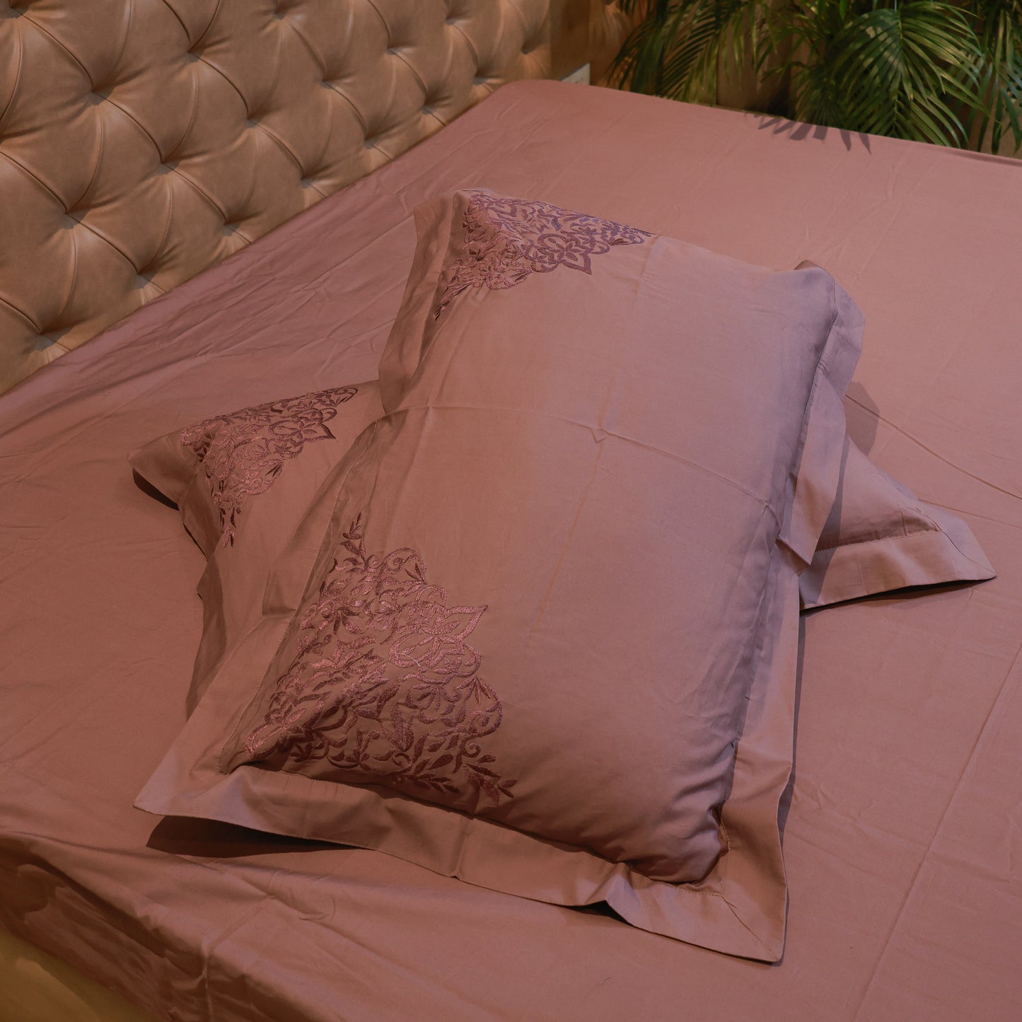 Reshkala Fine Yarn 100% Cotton 400 TC Kalakari Collection Double Stitch Embroidery Bedsheet King Size Mauve color with 2 pillow covers