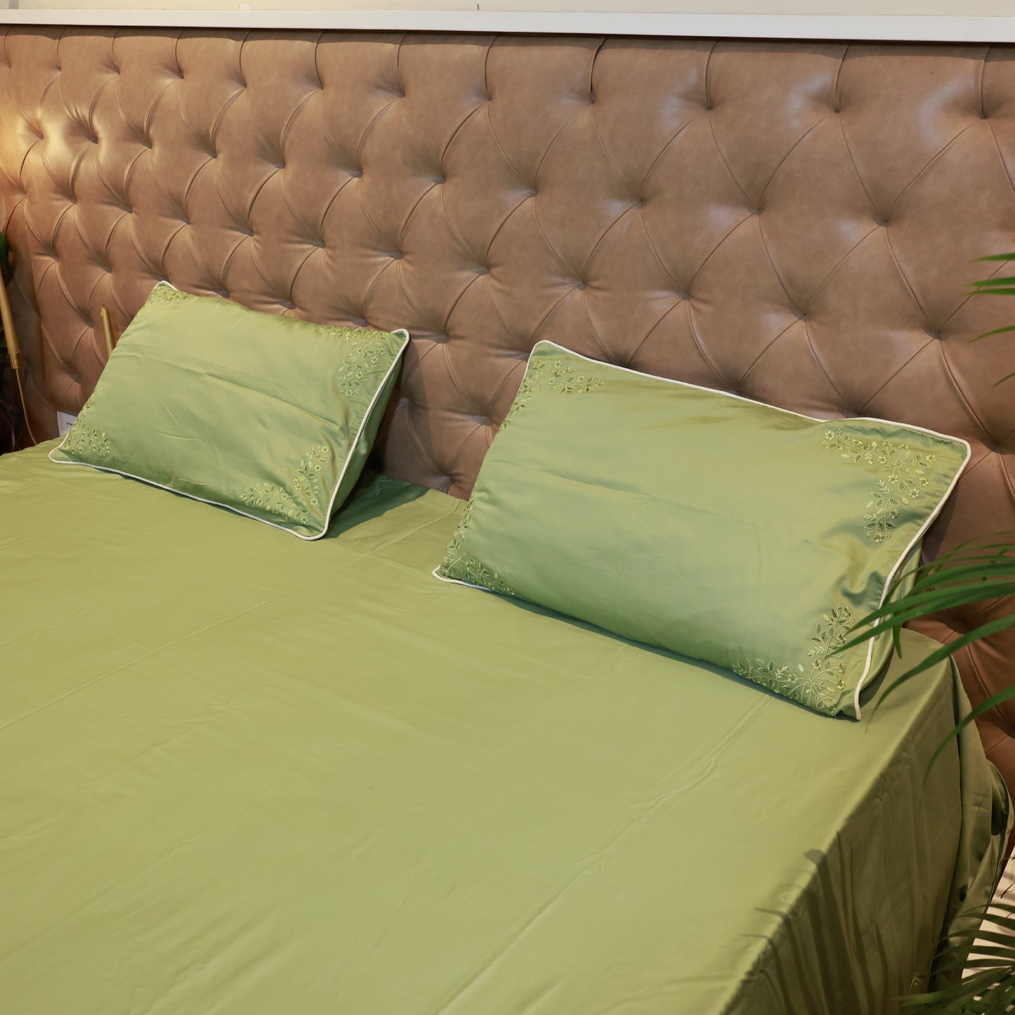 Reshkala Fine Yarn 100% Cotton 400 TC Kalakari Collection Double Stitch Embroidery Bedsheet King Size Pine Green color with 2 pillow covers