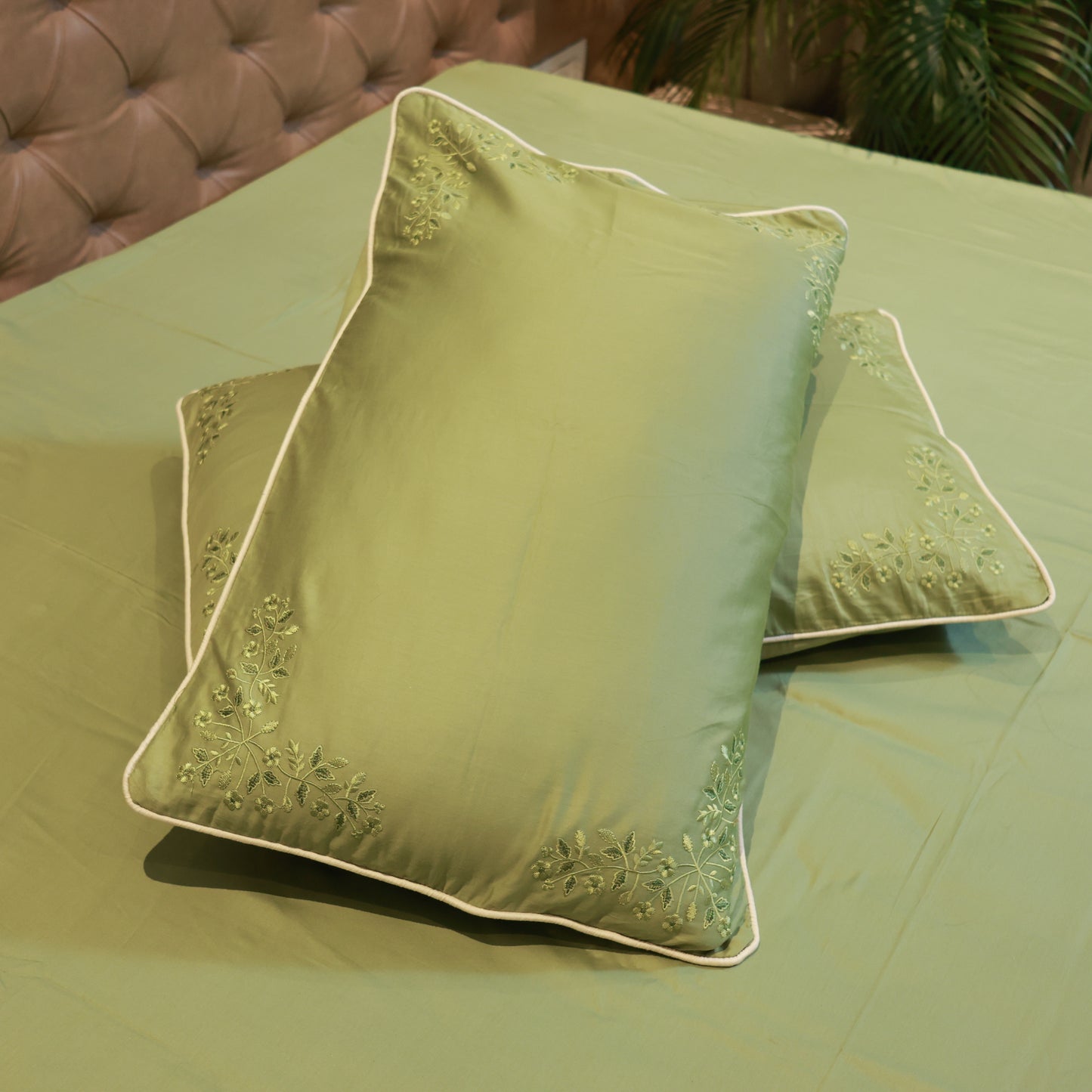 Reshkala Fine Yarn 100% Cotton 400 TC Kalakari Collection Double Stitch Embroidery Bedsheet King Size Pine Green color with 2 pillow covers