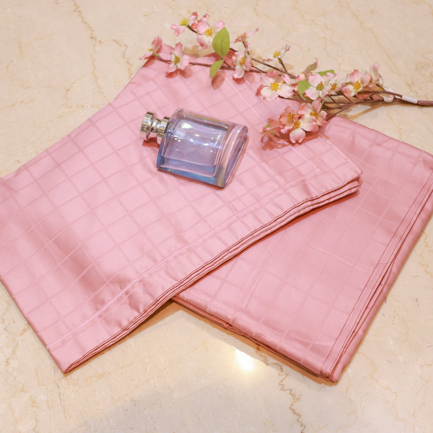 Reshkala Fine Yarn 100% Cotton 300 TC Allure Collection Waffle Jaquard Sateen Bedsheet King Size Flamingo color with 2 pillow covers