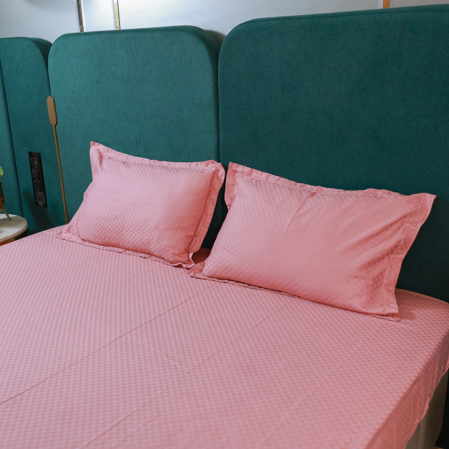 Reshkala Fine Yarn 100% Cotton 300 TC Allure Collection Checks Jaquard Sateen Bedsheet King Size Dazzling Pink color with 2 pillow covers