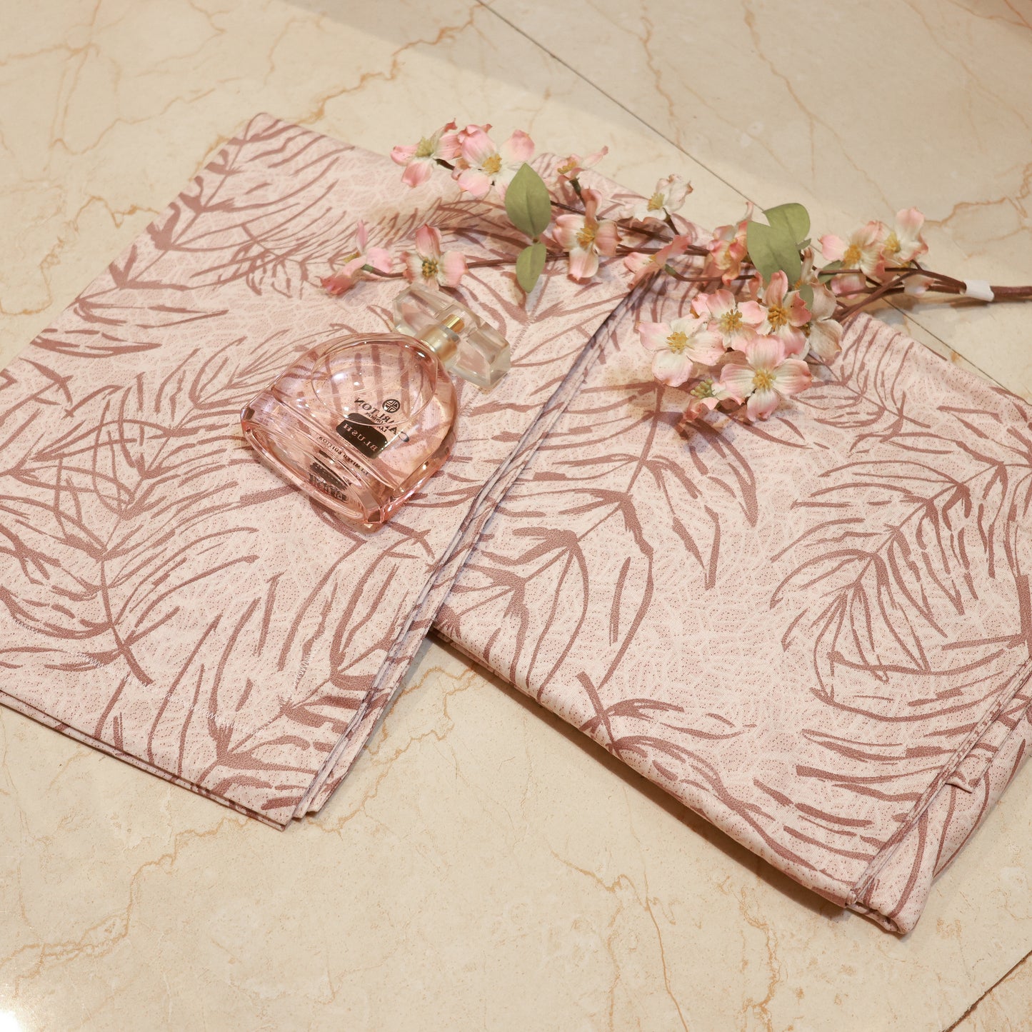 Reshkala Fine Yarn 100% Cotton 180 TC Pankhudi Collection Twill Weave Print Bedsheet King Size Bloom Design with 2 pillow covers