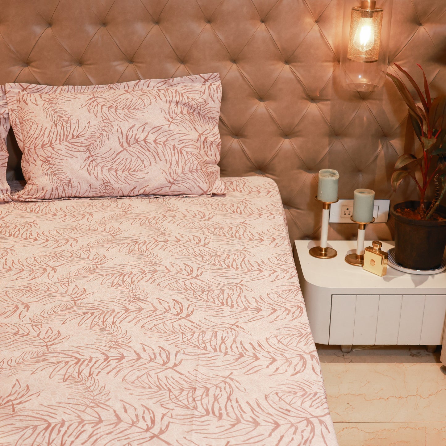 Reshkala Fine Yarn 100% Cotton 180 TC Pankhudi Collection Twill Weave Print Bedsheet King Size Bloom Design with 2 pillow covers