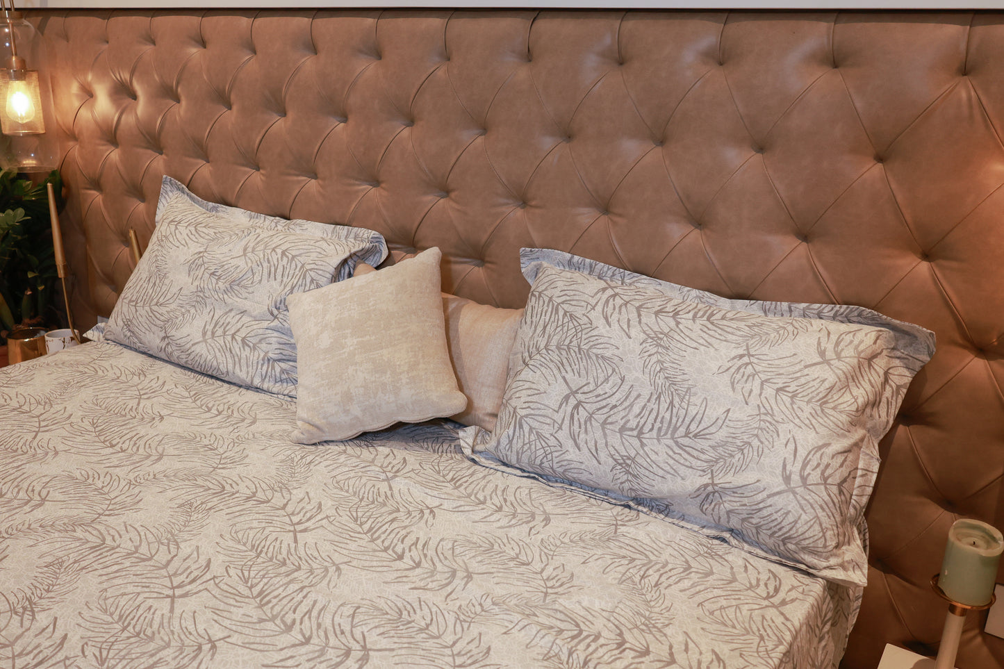Reshkala Fine Yarn 100% Cotton 180 TC Pankhudi Collection Twill Weave Print Bedsheet King Size Bloom Design with 2 pillow covers