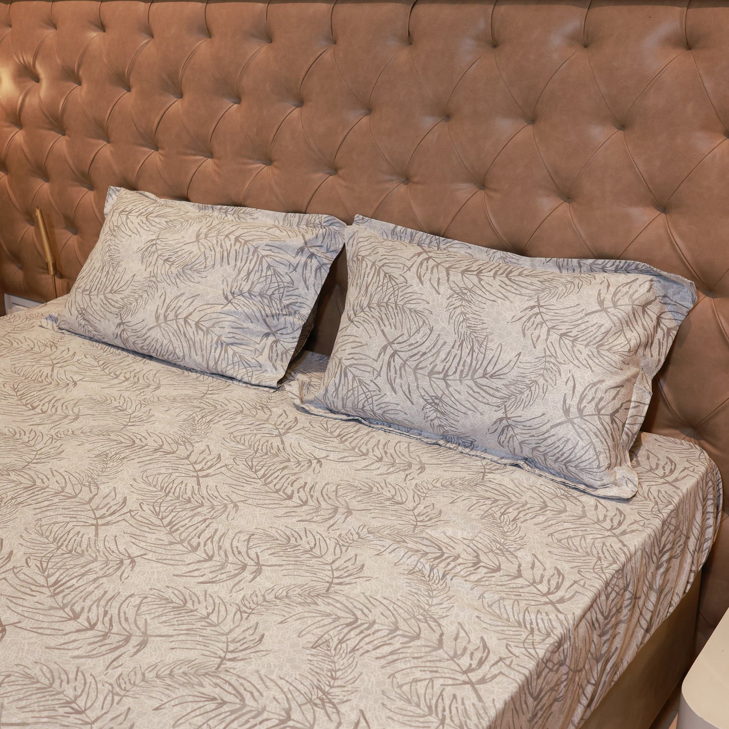 Reshkala Fine Yarn 100% Cotton 180 TC Pankhudi Collection Twill Weave Print Bedsheet King Size Bloom Design with 2 pillow covers