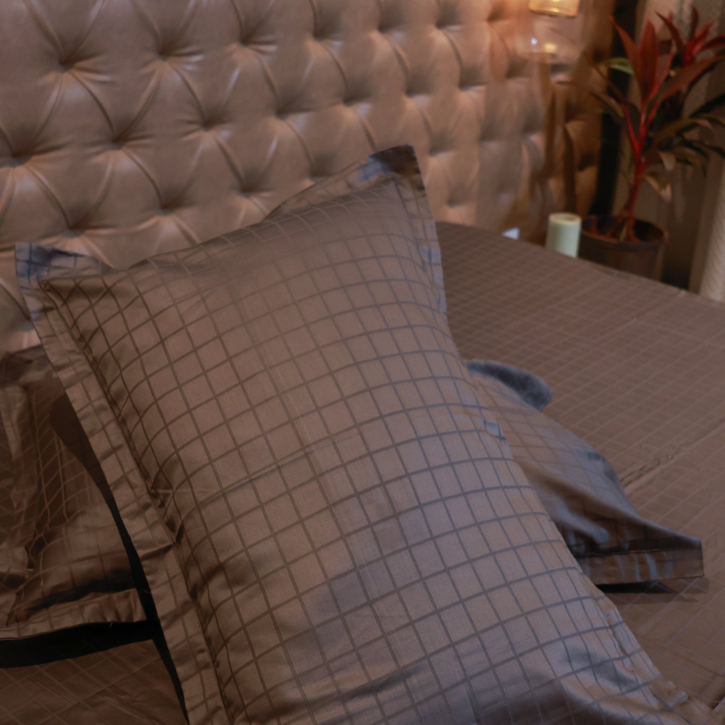 Reshkala Fine Yarn 100% Cotton 300 TC Allure Collection Waffle Jaquard Sateen Bedsheet King Size Rich Cocoa color with 2 pillow covers