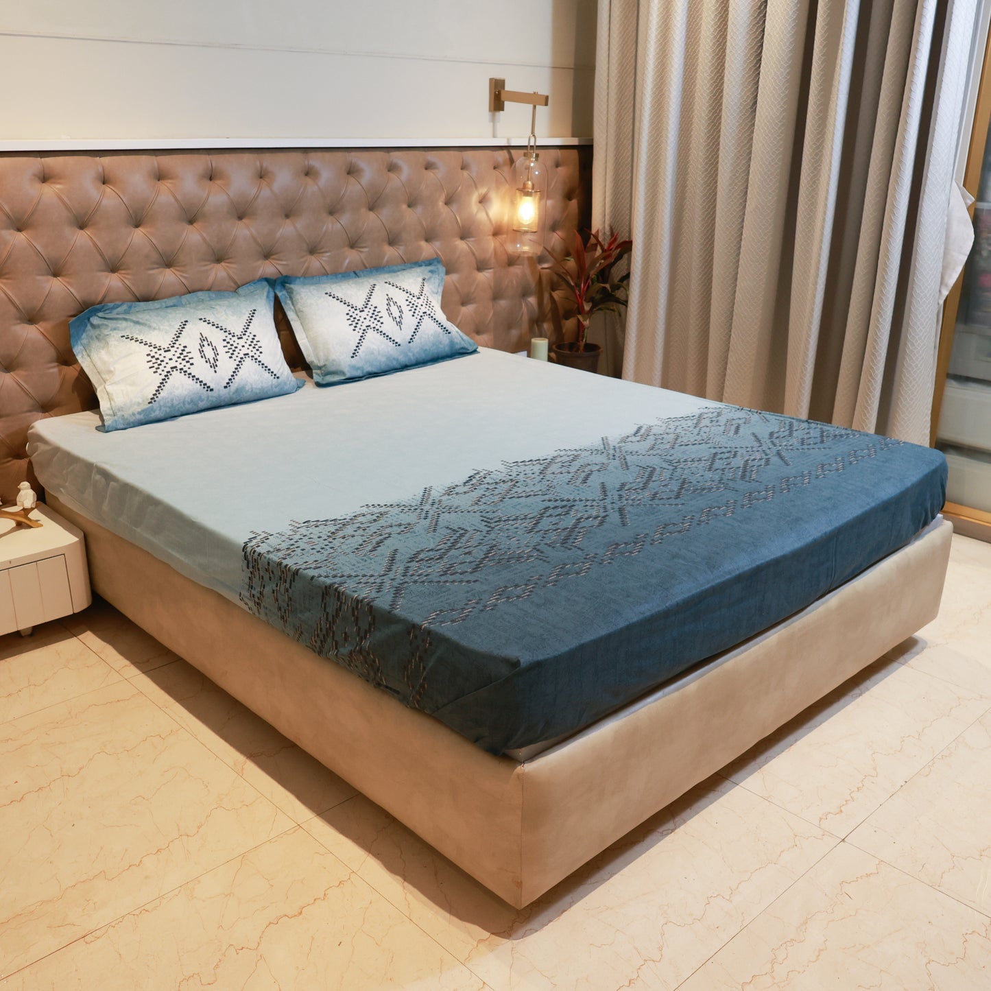 Reshkala Fine Yarn 100% Cotton 180 TC Pankhudi Collection Twill Weave Print Bedsheet King Size Bloom Design with 2 pillow covers