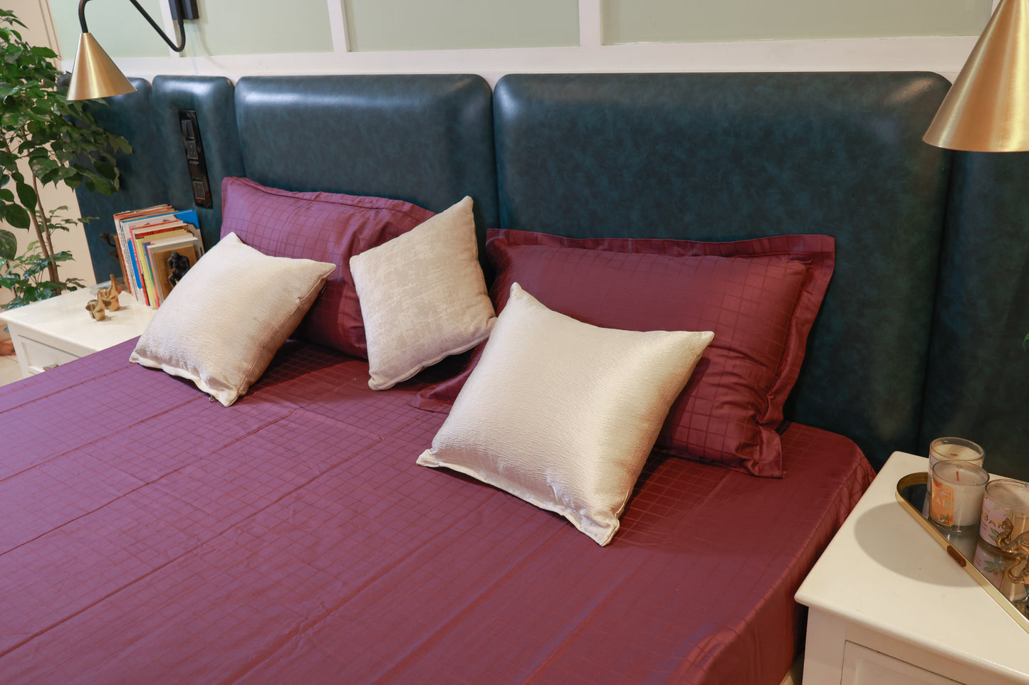 Reshkala Fine Yarn 100% Cotton 300 TC Allure Collection Waffle Jaquard Sateen Bedsheet King Size Wild Rose color with 2 pillow covers
