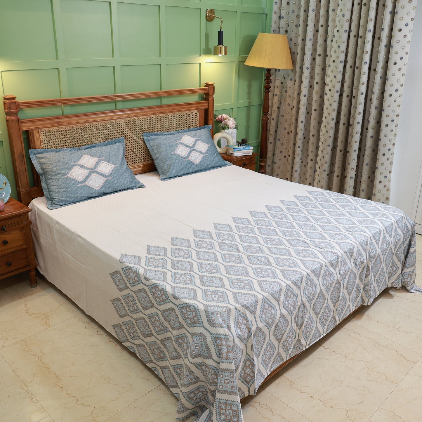 Reshkala Fine Yarn 100% Cotton 300 TC Medley Collection Sateen Weave Print Bedsheet King Size Bloom Design with 2 pillow covers