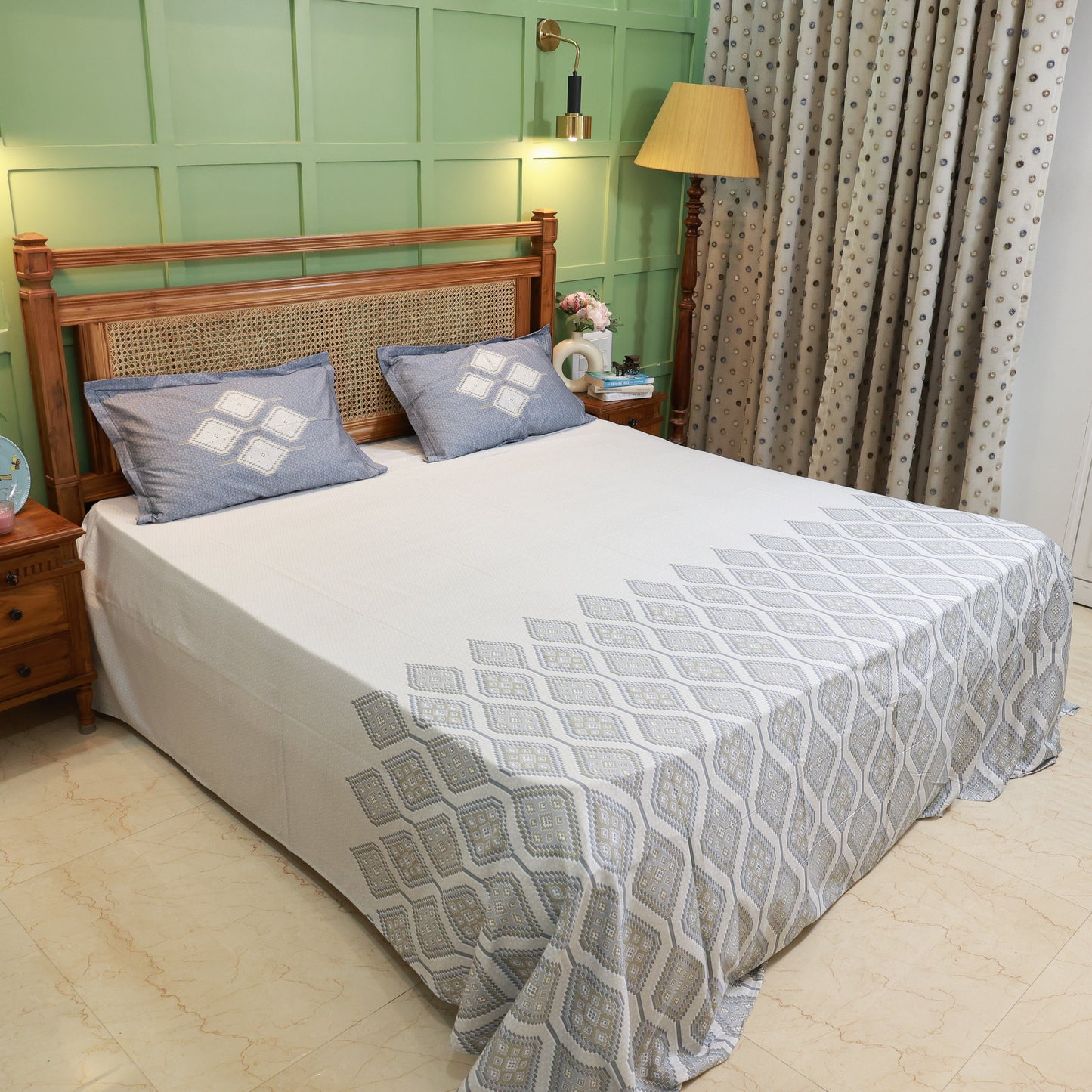 Reshkala Fine Yarn 100% Cotton 300 TC Medley Collection Sateen Weave Print Bedsheet King Size Bloom Design with 2 pillow covers