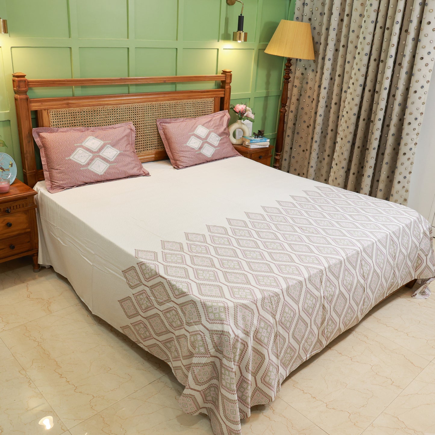 Reshkala Fine Yarn 100% Cotton 300 TC Medley Collection Sateen Weave Print Bedsheet King Size Bloom Design with 2 pillow covers