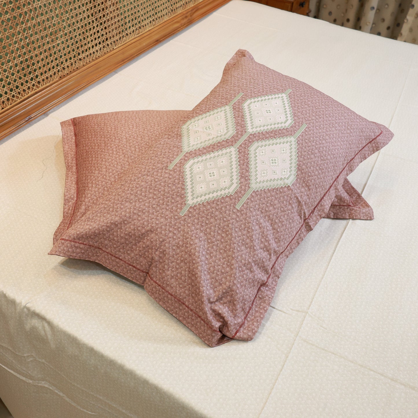 Reshkala Fine Yarn 100% Cotton 300 TC Medley Collection Sateen Weave Print Bedsheet King Size Bloom Design with 2 pillow covers