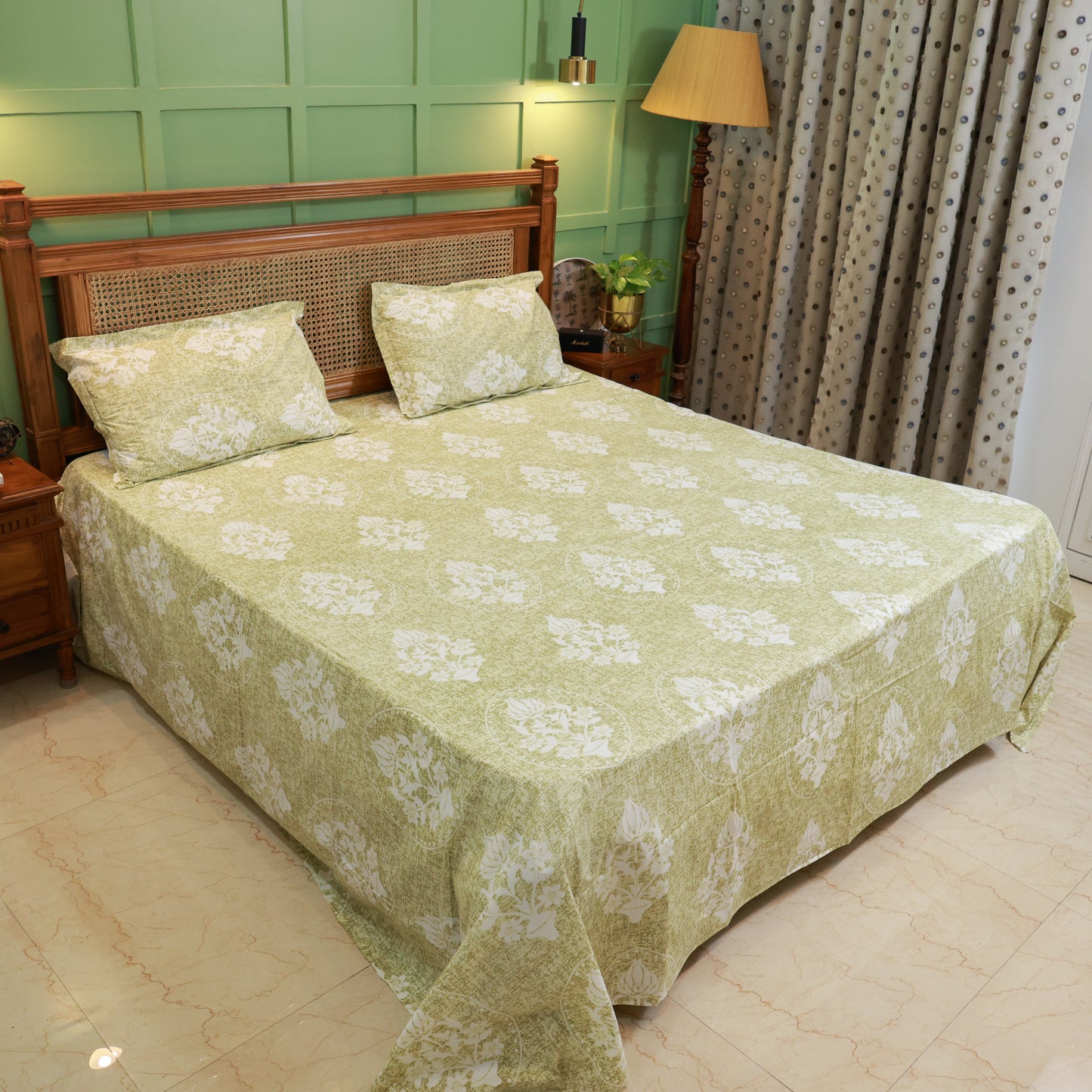 Reshkala Fine Yarn 100% Cotton 180 TC Pankhudi Collection Twill Weave Color Lock Technology Print Bedsheet King Size Sterling with 2 pillow covers